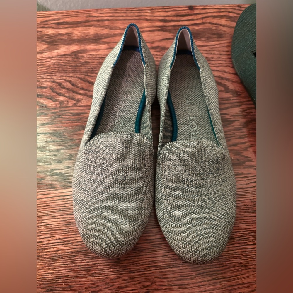 Heather Grey/ Navy Rothy’s